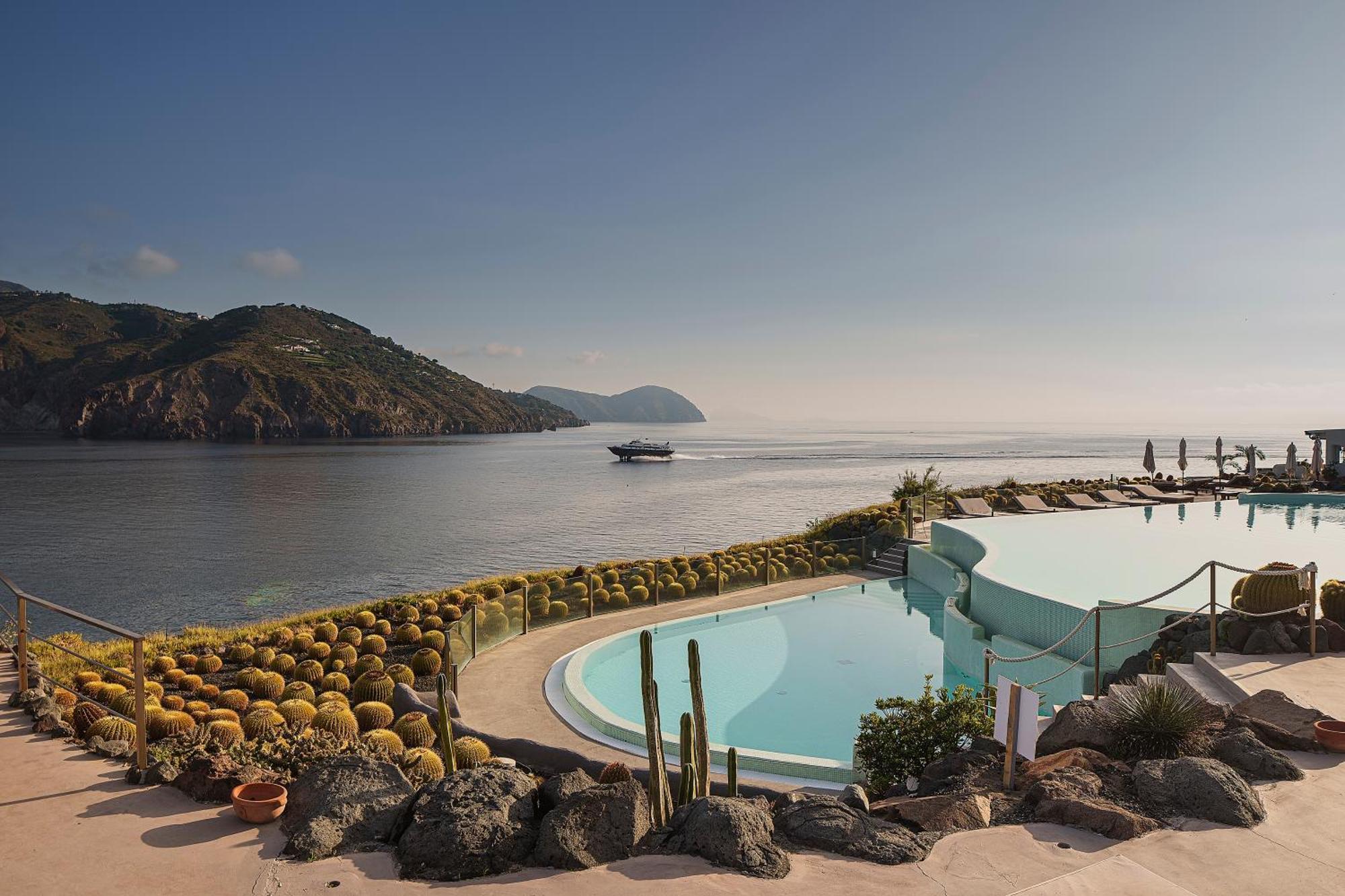 Therasia Resort Sea And Spa - The Leading Hotels Of The World Vulcano  Exterior photo